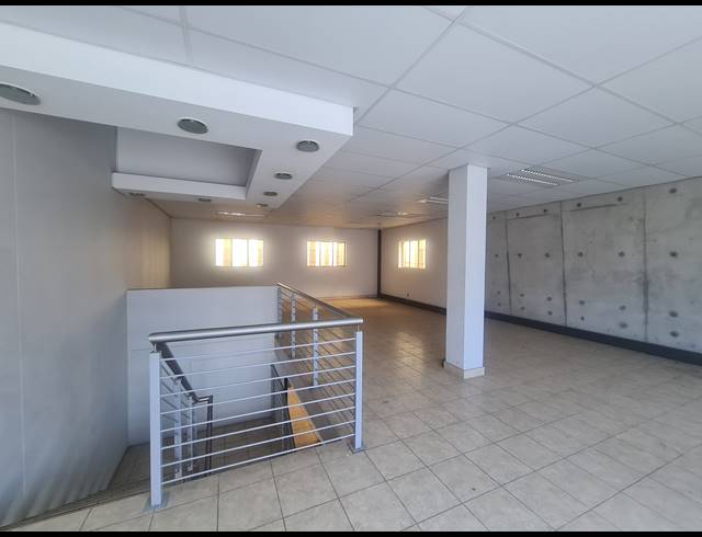 1,268M² WAREHOUSE TO LET IN LINBRO PARK